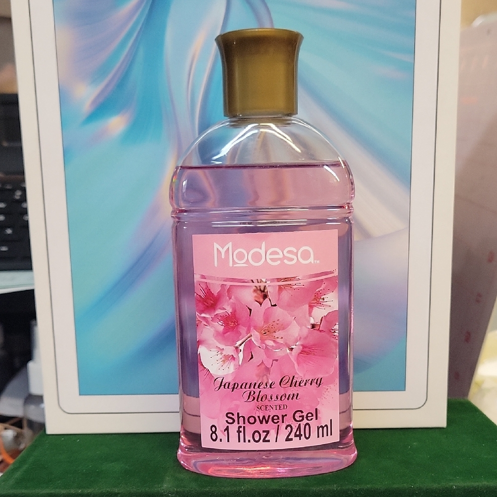 Japanese Cherry Blossom Shower Gel 240ml New Sealed Bottle